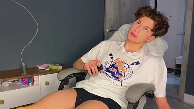 Snapshot of alyx_garden chatting on 28, 12, 2024 alyx garden online show from 28, 12, 2024