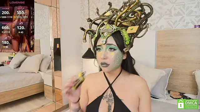 Megansttein  online show from 30, 10, 2025