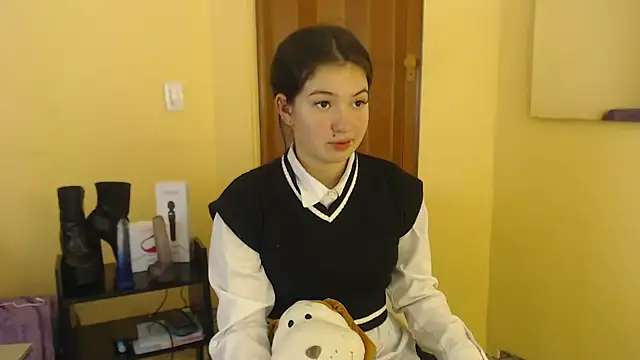 Snapshot of lilimini032 chatting on 17, 9, 2025 lilimini032 online show from 17, 9, 2025