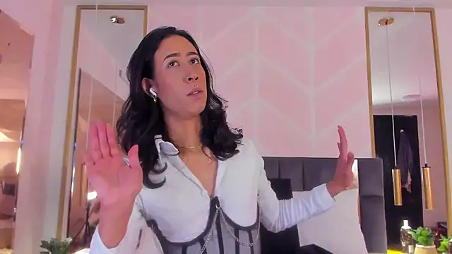 GabyPetit online show from 6, 11, 2025