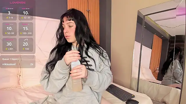 Lucy Smith2 online show from 23, 9, 2025