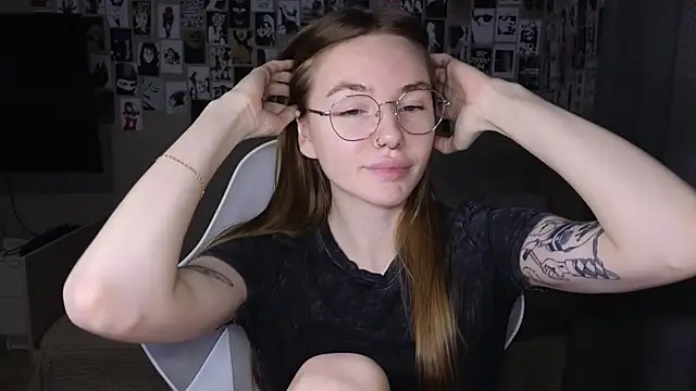 Snapshot of littlevildevil chatting on 15, 5, 2026 littlevildevil online show from 15, 5, 2026