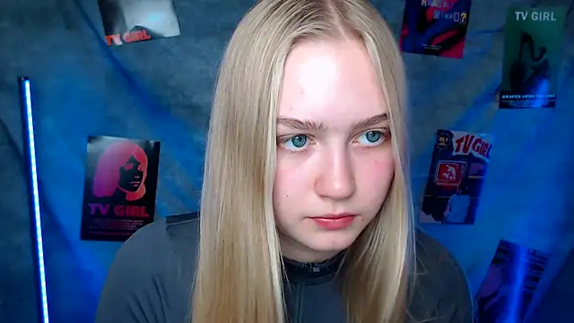 Snapshot of MademoiselleCl chatting on 3, 10, 2025 MademoiselleCl online show from 3, 10, 2025