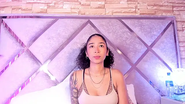 Snapshot of _lanna_jhonson_ chatting on 23, 10, 2025  lanna jhonson  online show from 23, 10, 2025