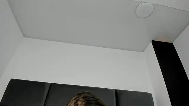 Lizz Luna online show from 4, 11, 2025