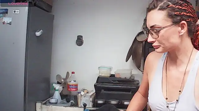 hornyhippies0080 online show from 3, 3, 2026