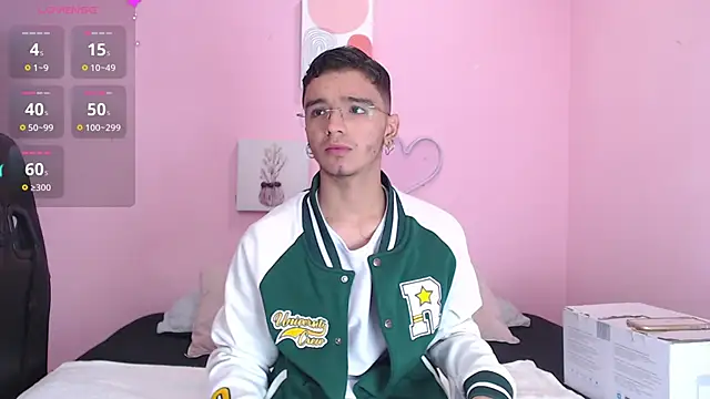 Snapshot of Ian_Castillo_ chatting on 3, 1, 2025 Ian Castillo online show from 3, 1, 2025