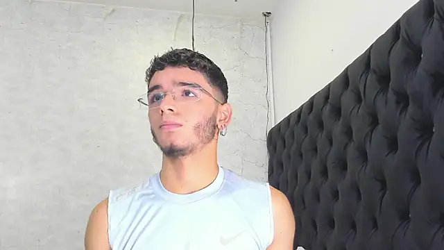 Snapshot of Ian_Castillo_ chatting on 14, 2, 2025 Ian Castillo online show from 14, 2, 2025