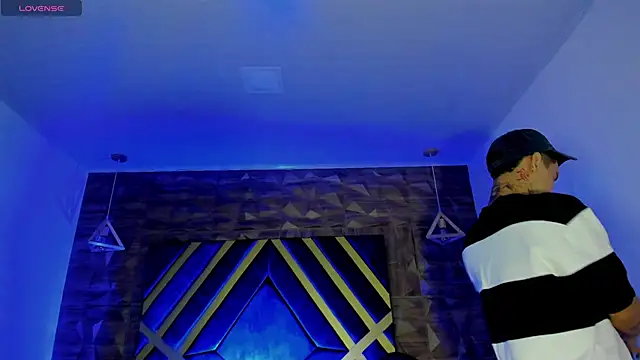 Ian Castillo  online show from 2, 4, 2026