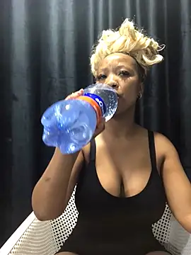 Snapshot of SZA_Doja chatting on 18, 1, 2026 SZA Doja online show from 18, 1, 2026