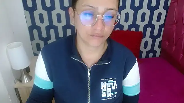 sarax ximena online show from 13, 10, 2025