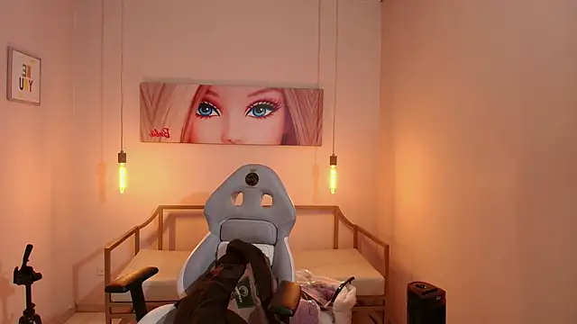 Violetta Suky online show from 18, 3, 2025