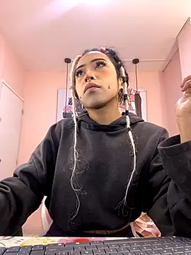 Violetta Suky online show from 13, 10, 2025