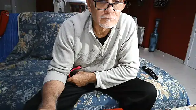 Snapshot of maduroguapo chatting on 1, 1, 2025 maduroguapo online show from 1, 1, 2025