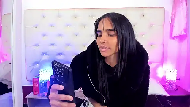 sophie pariss online show from 27, 2, 2025