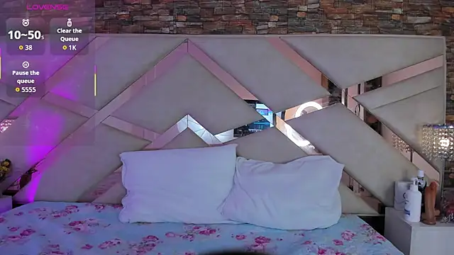 sophie pariss online show from 23, 11, 2025