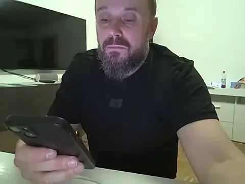 Snapshot of FROL83 chatting on 20, 4, 2026 FROL83 online show from 20, 4, 2026