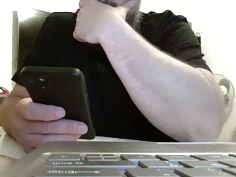 Snapshot of FROL83 chatting on 5, 5, 2026 FROL83 online show from 5, 5, 2026