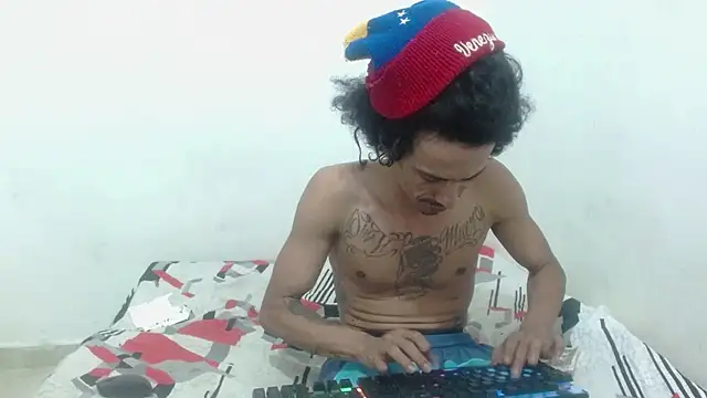 damian bottom bigcock online show from 2, 12, 2024