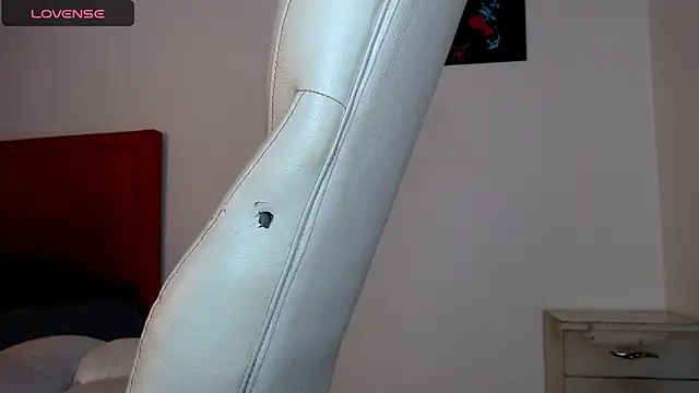 Snapshot of tonibelmont chatting on 27, 12, 2024 tonibelmont online show from 27, 12, 2024