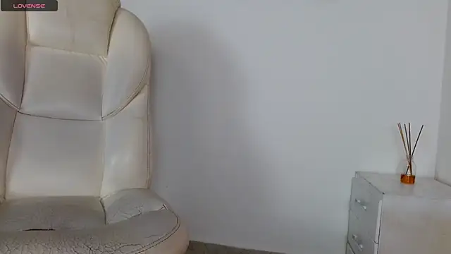Snapshot of tonibelmont chatting on 8, 3, 2025 tonibelmont online show from 8, 3, 2025