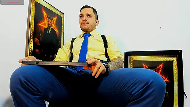 Snapshot of tony_landri chatting on 13, 5, 2026 tony landri online show from 13, 5, 2026