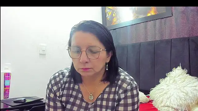 Snapshot of Evaaross_2345 chatting on 7, 2, 2026 Evaaross 2345 online show from 7, 2, 2026