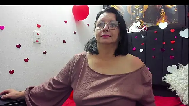 Snapshot of Evaaross_2345 chatting on 12, 2, 2026 Evaaross 2345 online show from 12, 2, 2026