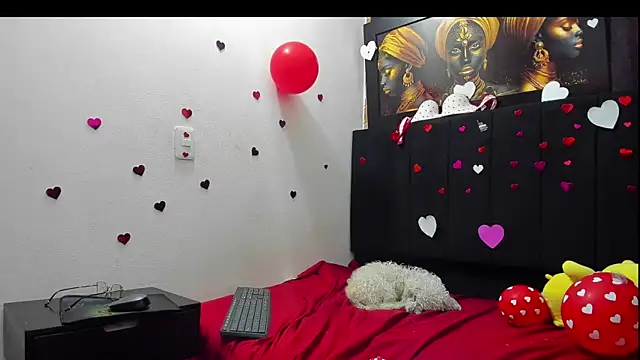 Snapshot of Evaaross_2345 chatting on 14, 2, 2026 Evaaross 2345 online show from 14, 2, 2026