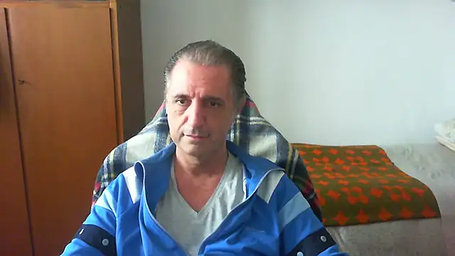 Snapshot of lliuk70mi chatting on 15, 5, 2026 lliuk70mi online show from 15, 5, 2026