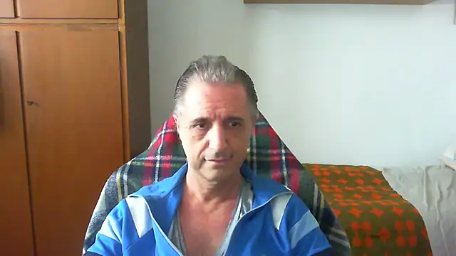 Snapshot of lliuk70mi chatting on 19, 5, 2026 lliuk70mi online show from 19, 5, 2026