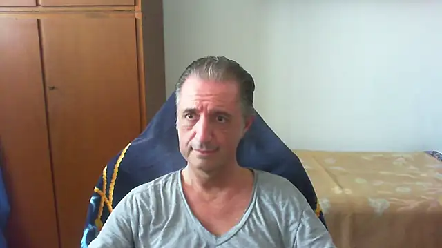 Snapshot of lliuk70mi chatting on 23, 5, 2026 lliuk70mi online show from 23, 5, 2026