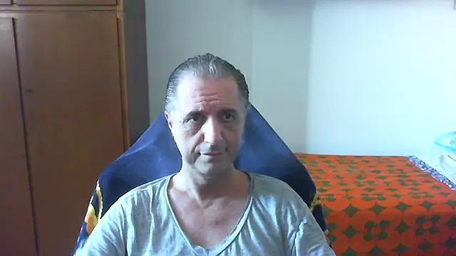 Snapshot of lliuk70mi chatting on 24, 5, 2026 lliuk70mi online show from 24, 5, 2026