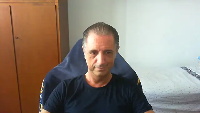 Snapshot of lliuk70mi chatting on 1, 6, 2026 lliuk70mi online show from 1, 6, 2026