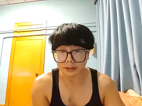 Snapshot of handsome1069 chatting on 15, 10, 2025 handsome1069 online show from 15, 10, 2025