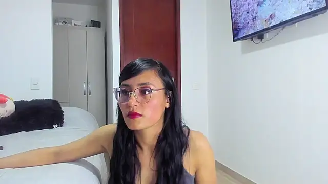 SophieBaker   online show from 4, 3, 2025