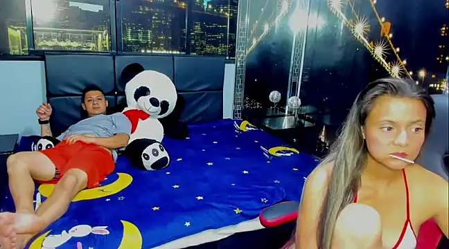 Snapshot of ValentinaAndTerry chatting on 5, 1, 2025 ValentinaAndTerry online show from 5, 1, 2025