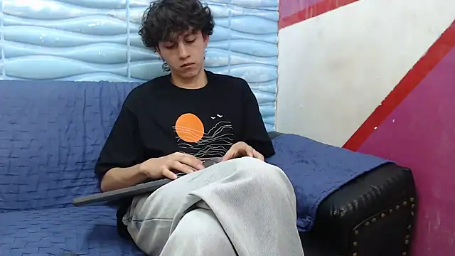 Snapshot of Felipe_Browns chatting on 12, 1, 2025 Felipe Browns online show from 12, 1, 2025