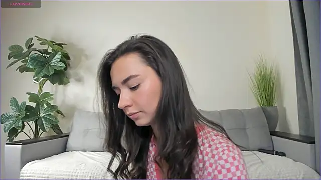 Snapshot of NicoleLuv chatting on 5, 2, 2025 NicoleLuv online show from 5, 2, 2025