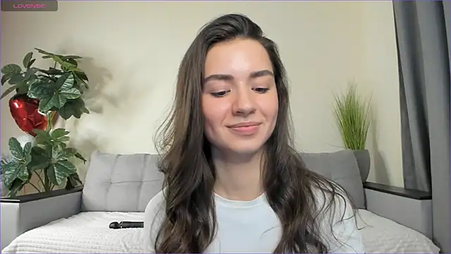 Snapshot of NicoleLuv chatting on 27, 2, 2025 NicoleLuv online show from 27, 2, 2025