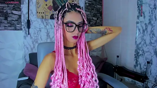 Snapshot of Queen_Cuarxxo chatting on 29, 4, 2026 Queen Cuarxxo online show from 29, 4, 2026