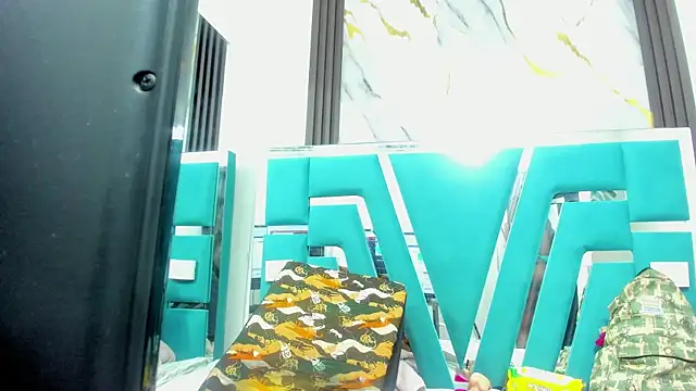 mia alvares online show from 10, 9, 2025