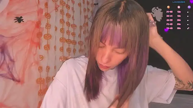 MiaGoth  online show from 5, 11, 2025