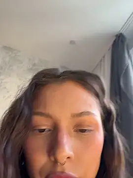 Snapshot of Leila_Brooklyn chatting on 1, 5, 2026 Leila Brooklyn online show from 1, 5, 2026