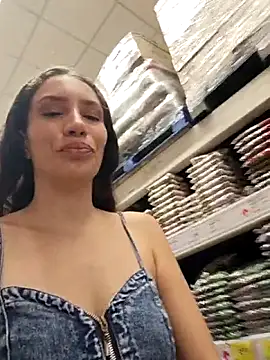 aurelialux online show from 4, 10, 2025