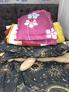 Snapshot of aisha-sajady chatting on 4, 12, 2025 aisha-sajady online show from 4, 12, 2025