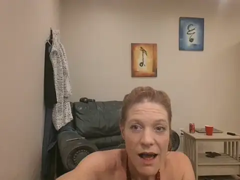 Snapshot of AddieAssets chatting on 23, 9, 2025 AddieAssets online show from 23, 9, 2025