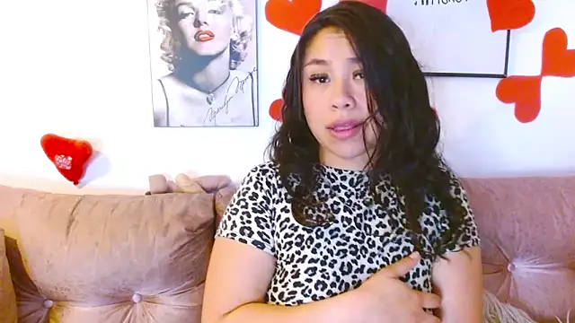 hinataleecs online show from 28, 2, 2025