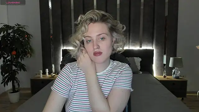 Snapshot of _Sarah_Soul_ chatting on 17, 12, 2024 Sarah Soul online show from 17, 12, 2024