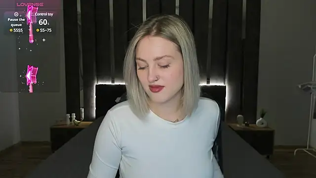 Snapshot of _Sarah_Soul_ chatting on 1, 2, 2025 Sarah Soul online show from 1, 2, 2025